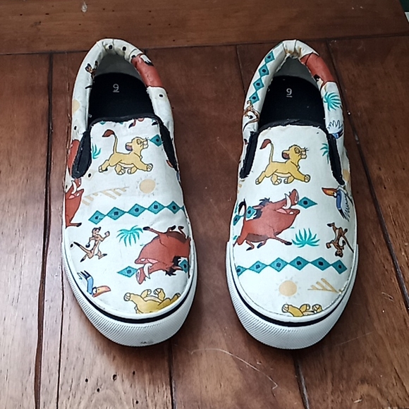 Other - Slip on shoesThe lion king's timon and pumbaa